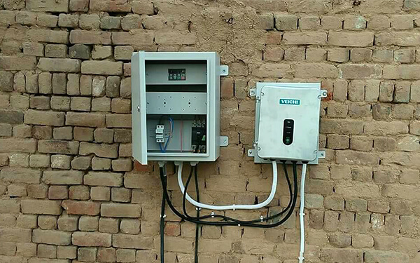 Inversor de bomba de agua solar de 7,5 kW en Lahore, Pakistán